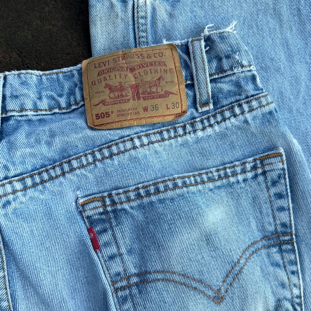 Levis "505" regular fit straight leg blue jeans size 36 X 30 - Picture 2 of 7